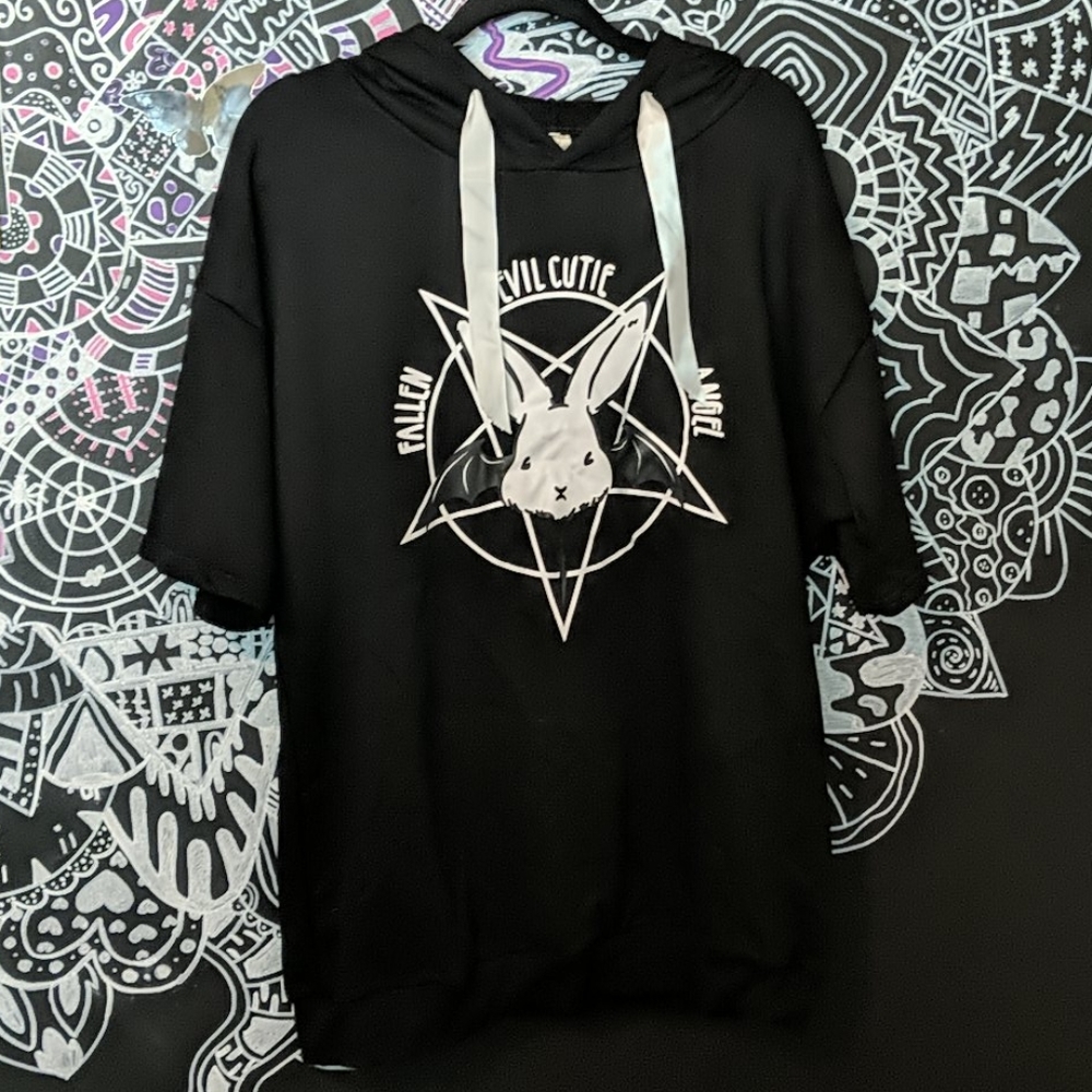 Short sleeve hooded sweatshirt